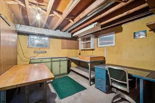 1402 W Willow Ln, Mount Prospect, IL 60056 - Photo 17