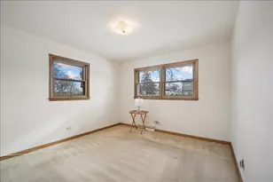 1402 W Willow Ln, Mount Prospect, IL 60056 - Photo 11