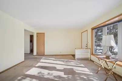 1402 W Willow Lane, Mount Prospect, IL 60056 - Photo 5