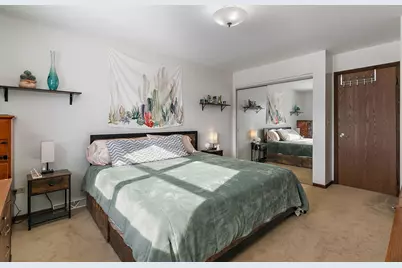 1345 S Madlock Court, Elgin, IL 60123 - Photo 9