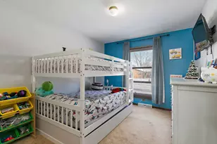 1345 S Madlock Ct, Elgin, IL 60123 - Photo 13