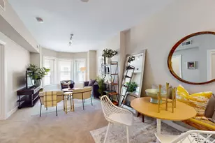 642 N Dearborn St, Chicago, IL 60654 - Photo 5