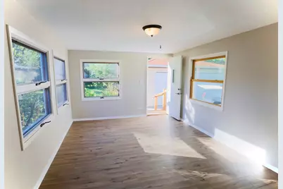 423 Lawrence Avenue, Grayslake, IL 60030 - Photo 9