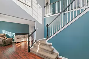 39 W Bluebell Ave, Cortland, IL 60112 - Photo 5