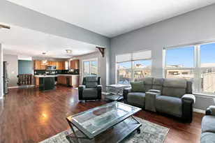 39 W Bluebell Ave, Cortland, IL 60112 - Photo 13