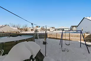 39 W Bluebell Ave, Cortland, IL 60112 - Photo 27