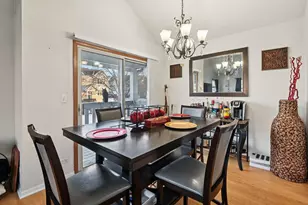 2797 Shelly Ln, Aurora, IL 60504 - Photo 5