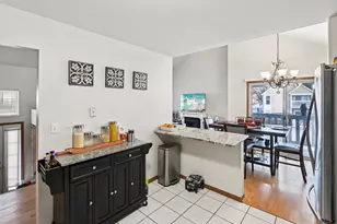 2797 Shelly Ln, Aurora, IL 60504 - Photo 9