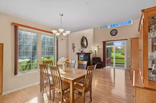 706 Owl Creek Ln, Gurnee, IL 60031 - Photo 3