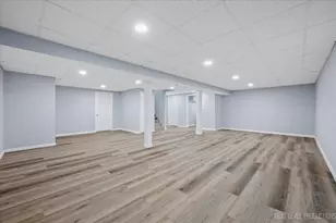 2S616 Linden Square, Warrenville, IL 60555 - Photo 23