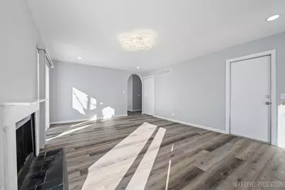 2S616 Linden Square, Warrenville, IL 60555 - Photo 7