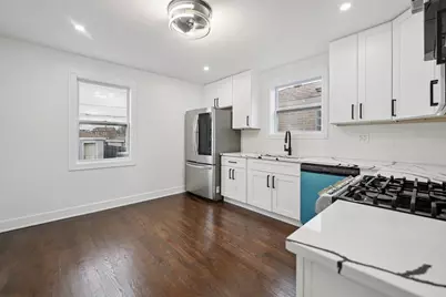 8389 S Baltimore Avenue, Chicago, IL 60617 - Photo 5