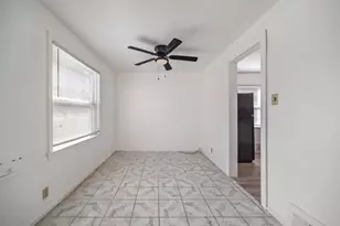 12216 S Carpenter St, Chicago, IL 60643 - Photo 5