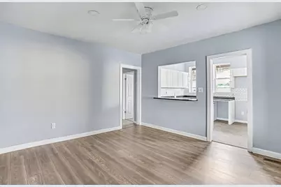 7449 S Bennett Avenue, Chicago, IL 60649 - Photo 7