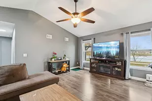 1024 Misty Landing Ct, Malta, IL 60150 - Photo 3