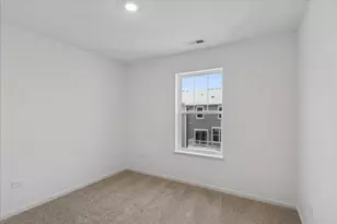 406 Red Oak Cir, Volo, IL 60020 - Photo 13