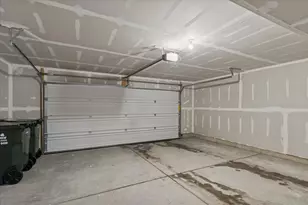 406 Red Oak Cir, Volo, IL 60020 - Photo 17