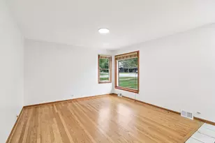 1039 S School St, Lombard, IL 60148 - Photo 7