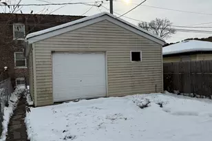 1237 E 95th St, Chicago, IL 60628 - Photo 11