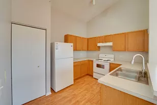 1231 Silverstone Dr, Carpentersville, IL 60110 - Photo 9