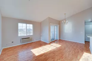 1231 Silverstone Dr, Carpentersville, IL 60110 - Photo 3