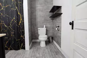 481 Division St, Elgin, IL 60120 - Photo 9