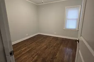 8728 S Merrill Ave, Chicago, IL 60617 - Photo 5