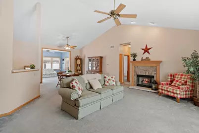 8207 Squirrel Drive, Spring Grove, IL 60081 - Photo 5