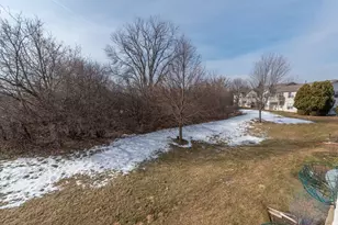 974 N Village Dr, Round Lake Beach, IL 60073 - Photo 29