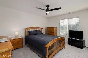 378 Sandhurst Cir, Glen Ellyn, IL 60137 - Photo 9