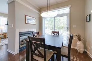 439 Pine Lake Cir, Vernon Hills, IL 60061 - Photo 7