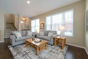 439 Pine Lake Cir, Vernon Hills, IL 60061 - Photo 3