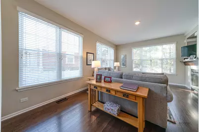 439 Pine Lake Circle, Vernon Hills, IL 60061 - Photo 5