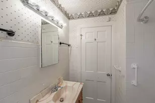 6704 Trumbull Ave, Lincolnwood, IL 60712 - Photo 11