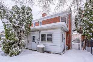 6704 Trumbull Ave, Lincolnwood, IL 60712 - Photo 13