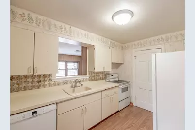 6704 Trumbull Avenue, Lincolnwood, IL 60712 - Photo 5