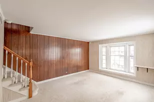 6704 Trumbull Ave, Lincolnwood, IL 60712 - Photo 3