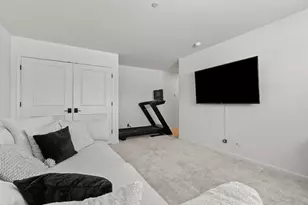 30W158 Wheeler Cir, Warrenville, IL 60563 - Photo 3