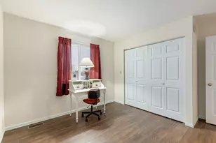 1712 Dusk Dr, Zion, IL 60099 - Photo 19