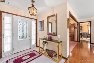 145 Sherwood Dr, Cary, IL 60013 - Photo 3