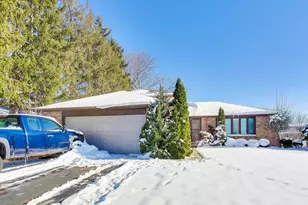 749 Old Farm Rd, Matteson, IL 60443 - Photo 3