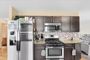 2216 Beechwood Rd, Joliet, IL 60432 - Photo 9