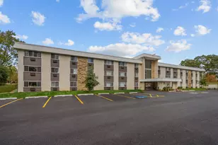 375 W Winchester Rd, Libertyville, IL 60048 - Photo 1