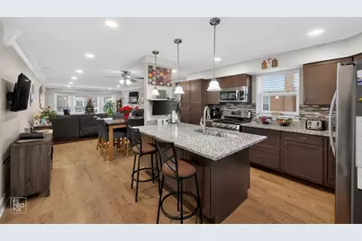 5016 Jarlath Avenue, Skokie, IL 60077 - Photo 9