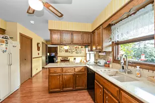 14417 Country Club Ln, Orland Park, IL 60462 - Photo 9