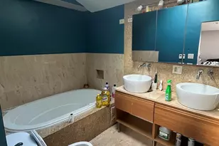 9737 S Calumet Ave, Chicago, IL 60628 - Photo 15