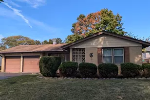 94 Jf Kennedy Blvd, Elk Grove Village, IL 60007 - Photo 1