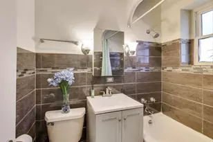 2641 W Fitch Ave, Chicago, IL 60645 - Photo 13