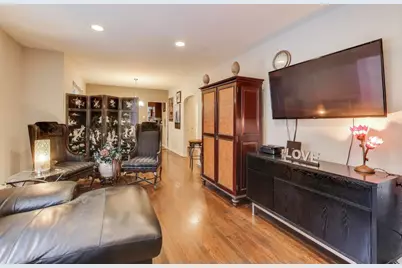 2641 W Fitch Avenue #2, Chicago, IL 60645 - Photo 3