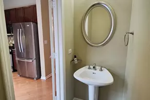 819 W Village Ct, Chicago, IL 60608 - Photo 9